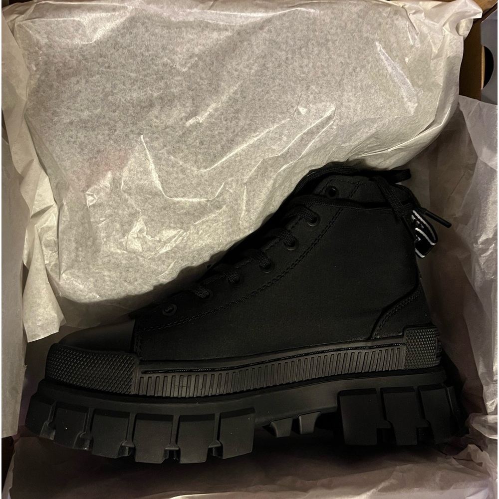 NWT Palladium HI TX All Black Boots Size 6.5 womens - Picture 4 of 5